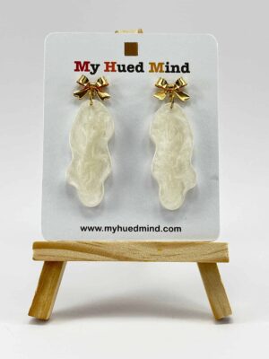 Cloud Resin Stud Earrings (Pearlescent White)