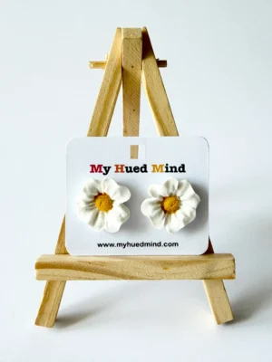 Handcrafted Daisy Flower Stud Earrings – Polymer Clay (2.5 cm)
